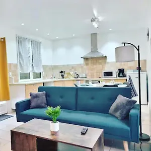 4 - Cozy With Car Park And Terrace Appartement