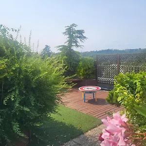 Homestay - Large In A Spacious With Stunning Rooftop Terrace Séjour chez l'habitant